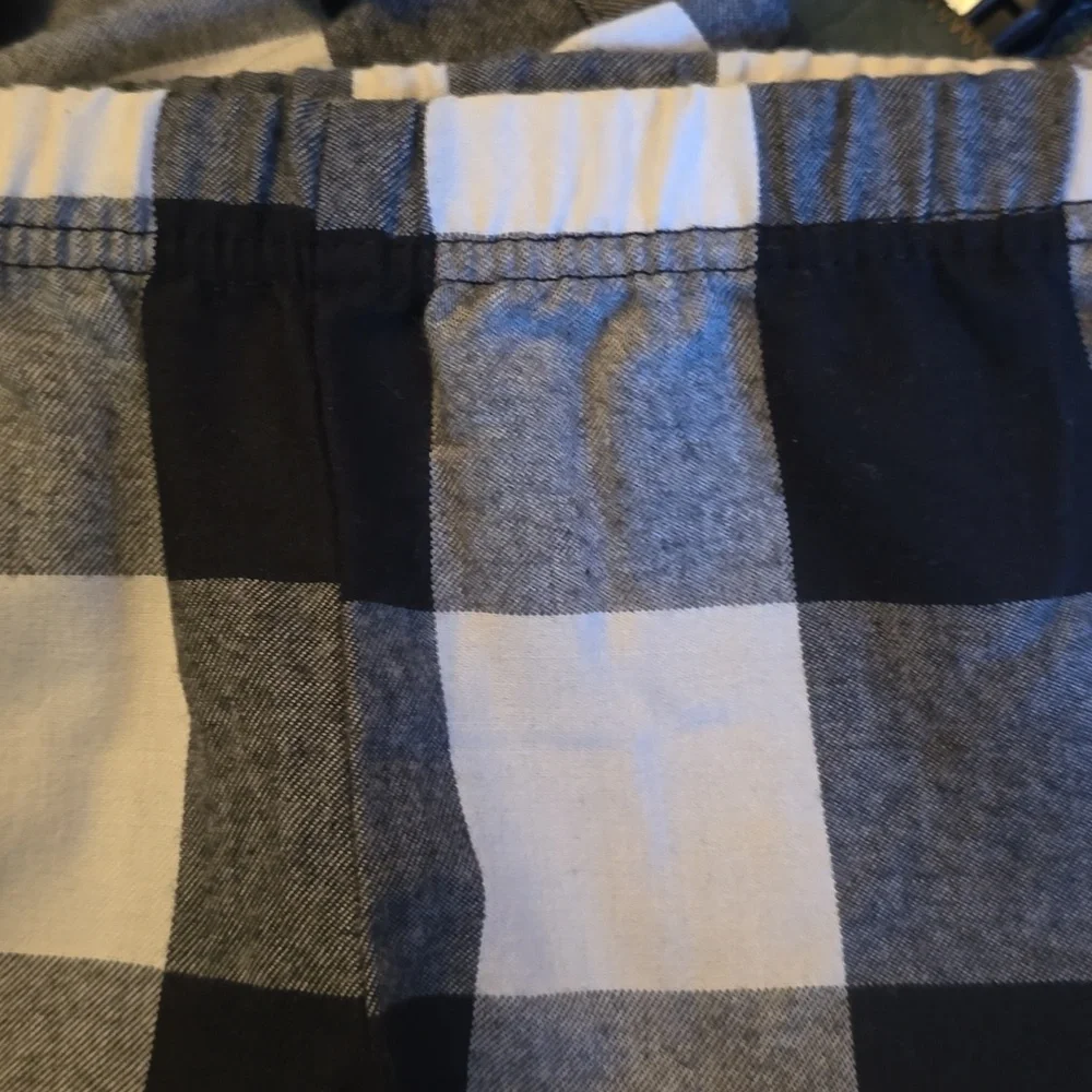 New Old Navy Boys Size‎ 4T Black White Buffalo Plaid PJ Set